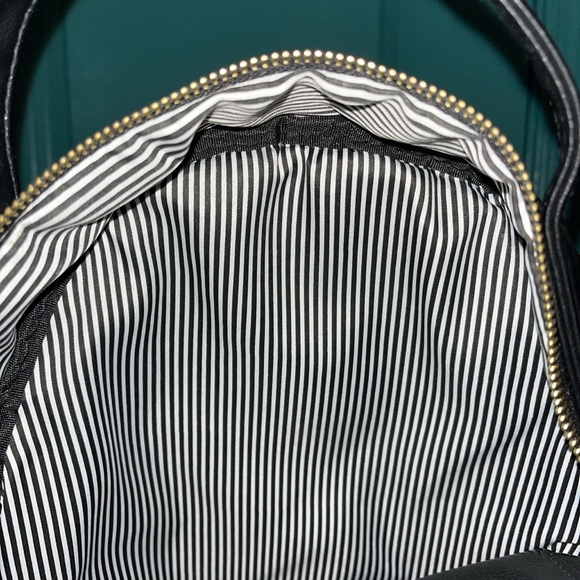 Simple Black Backpack - Picture 4 of 4